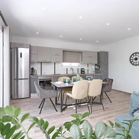 Apartment Iris - Paws Getaway Skopelos Town