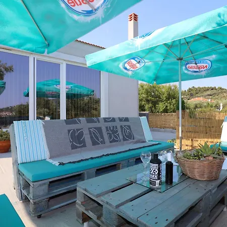 Iris - Paws Getaway Apartment Skopelos Town