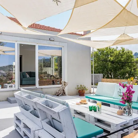 Iris - Paws Getaway Apartment